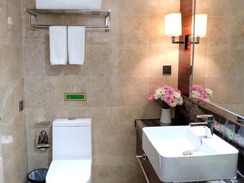 Vienna Hotel Dongguan Gaobu Extérieur photo